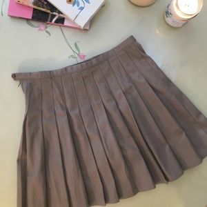 Pleated, khaki mini skirt 🐣